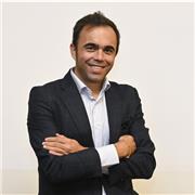 Profesor de economía, políticas o finanzas, enfocado en todo alumno que necesite apoyo o comenzar de cero.